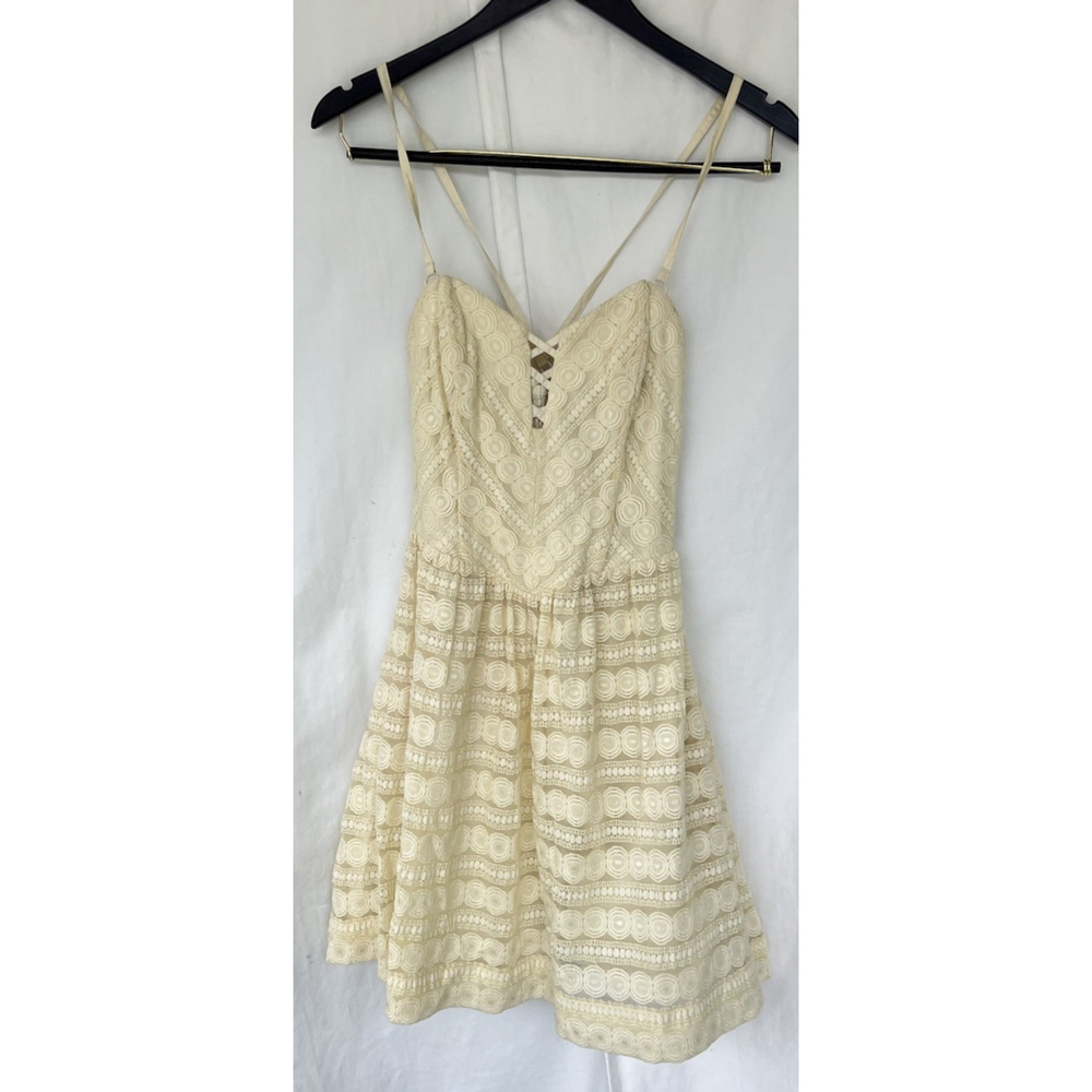 Guess Cream Eyelet Mini Dress Women’s Size 4 Fairy Cottage Romantic Dainty